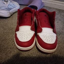 Jordan 1s Low. Red, Black (Still New)