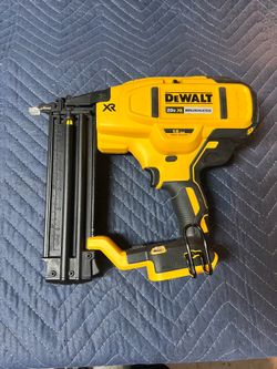 DEWALT 20V MAX XR Lithium-Ion Electric Cordless 18-Gauge Brad Nailer (Battery Not Included)