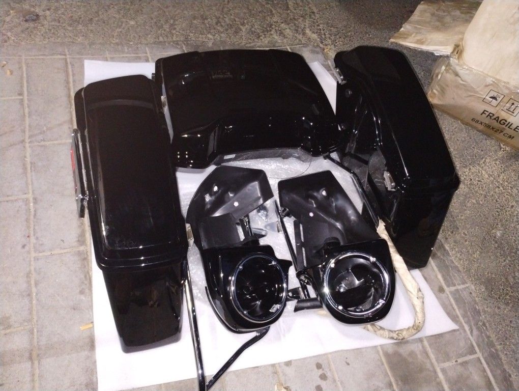 Harley Davidson Saddlebag With Cargo Chopped Pizza Box With Brackets