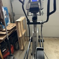 Nordic Track Elite 10.7 Elliptical