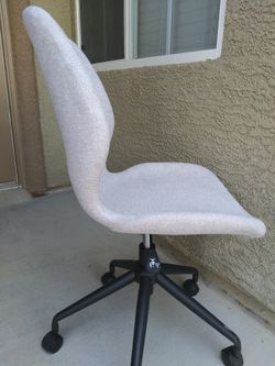 Desk Chair with curves, Adjustable height