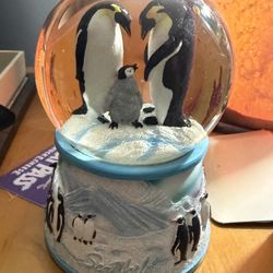 Penguin Snow Globe