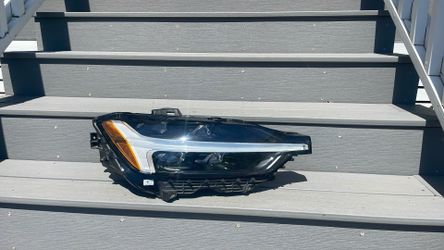 2023 Volvo Xc60 Headlight