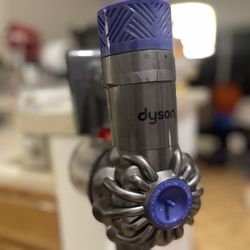 Dyson Vacuum Cleaner 