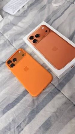 iPhone 17 pro max 512 gbs unlocked (refurbished) barely used