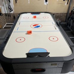Air Hockey Table 80$