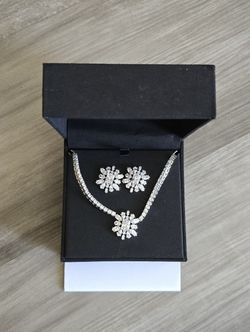 Badgley Mischka - Necklace and Earring Set