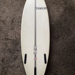 Pyzel Surfboards - Radius - Epoxy - 6’ - 28.5L