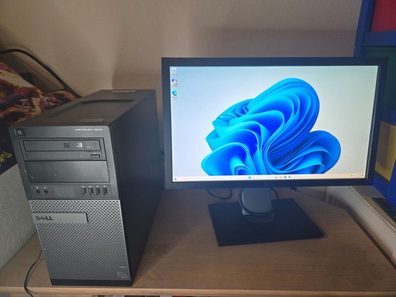 Combo Computer And Monitor / Open To Trade