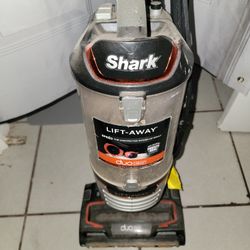 Shark Lift Away Vacuum 