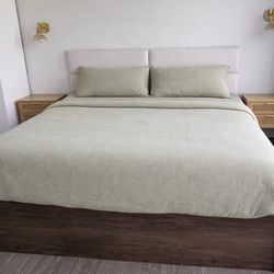 King bed with storage