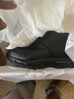 Nike boots brand new 11.5 never been tried in 