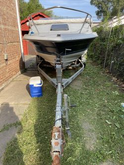 2152 Capri Bayliner And Trailer