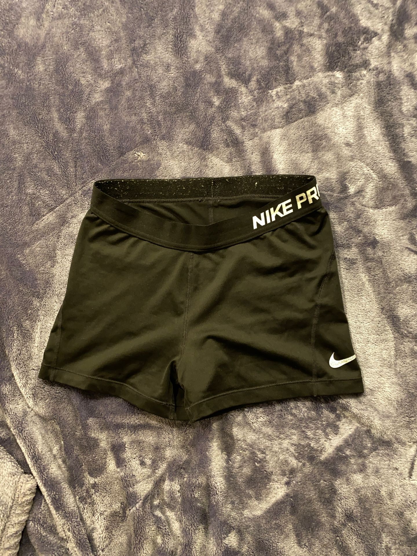 nike pro shorts size M