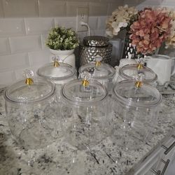Plastic Candy Jar With Lidns