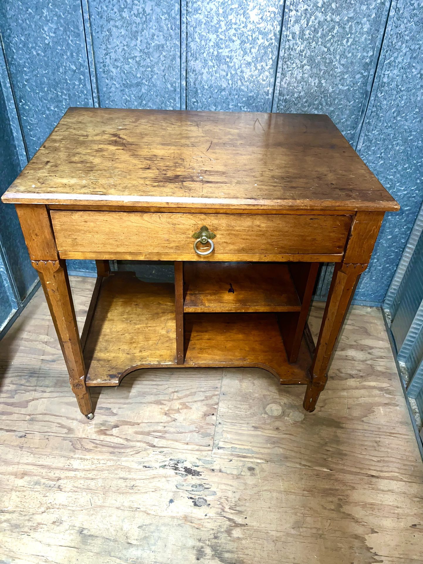 Antique  Vintage Table 1800’s Collectors Item Unique Hepplewhite  Furniture from 28th Century Victorian Era