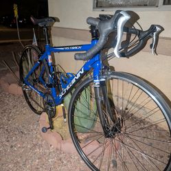 700x23c. SCHWINN FAST BACK UNISEX ROAD RACING BIKE. (M) ALUMINUM & CARBON FIBER. FRESHLY TUNE UP 👌🏼