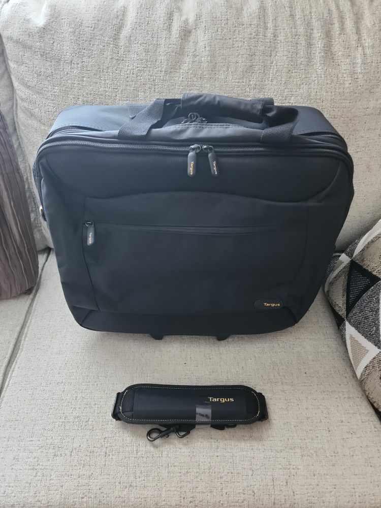 Targus 17.3" Laptop Roller Bag TCG717US