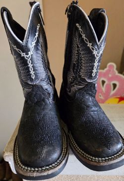 Boy boots