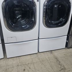 LG Washer And Dryer Electric 