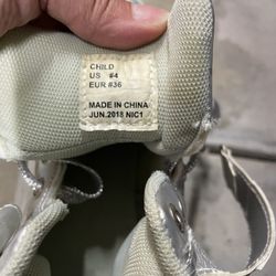 Silver Skates Size 4 Kids