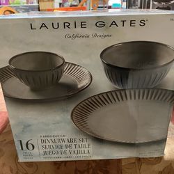 Dinnerware Set