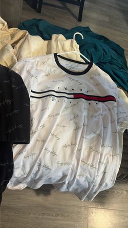 Tommy Hilfiger t- shirts