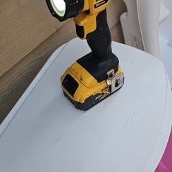 Dewalt Flashlight 