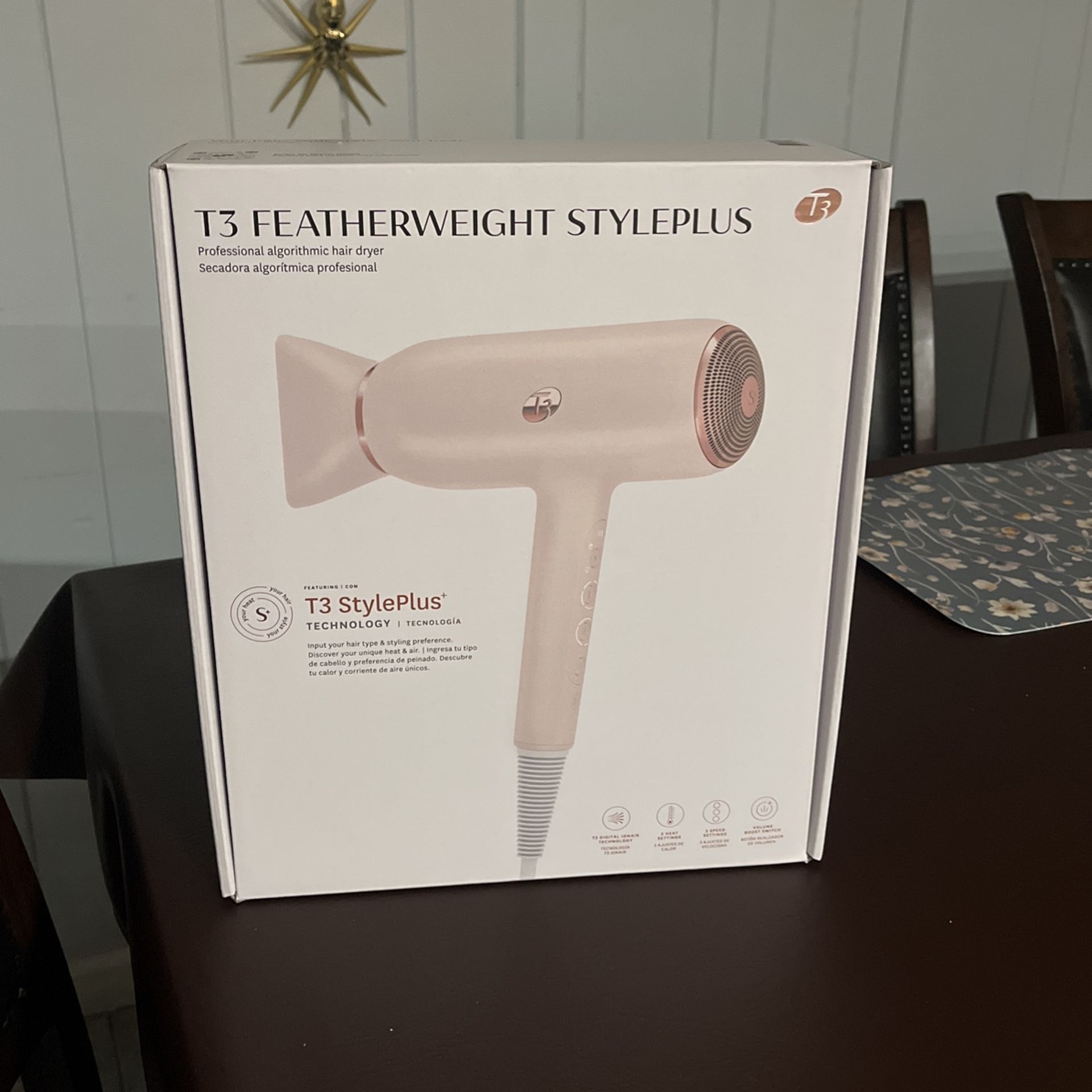 T3   FEATHERWEIGHT. STYLEPLUS