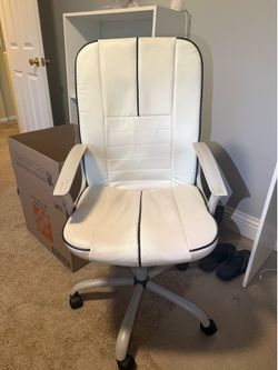 White Comfortable Spinning Chair