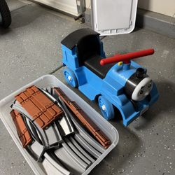 Thomas the train Ride On With Tracks
