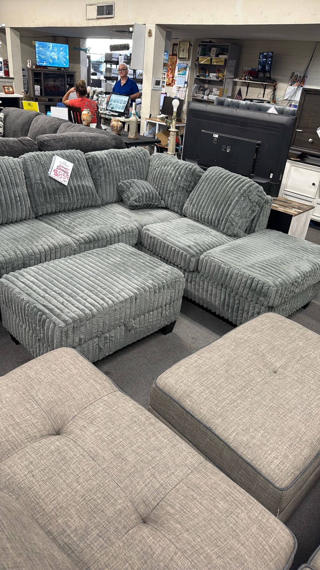 Sectional W/ Ottoman
