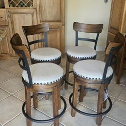 Valebeck Swivel Barstools-COUNTER HEIGHT