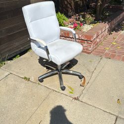 FREE OFFICE CHAIR