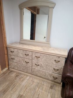 6-Drawer Dresser with Mirror