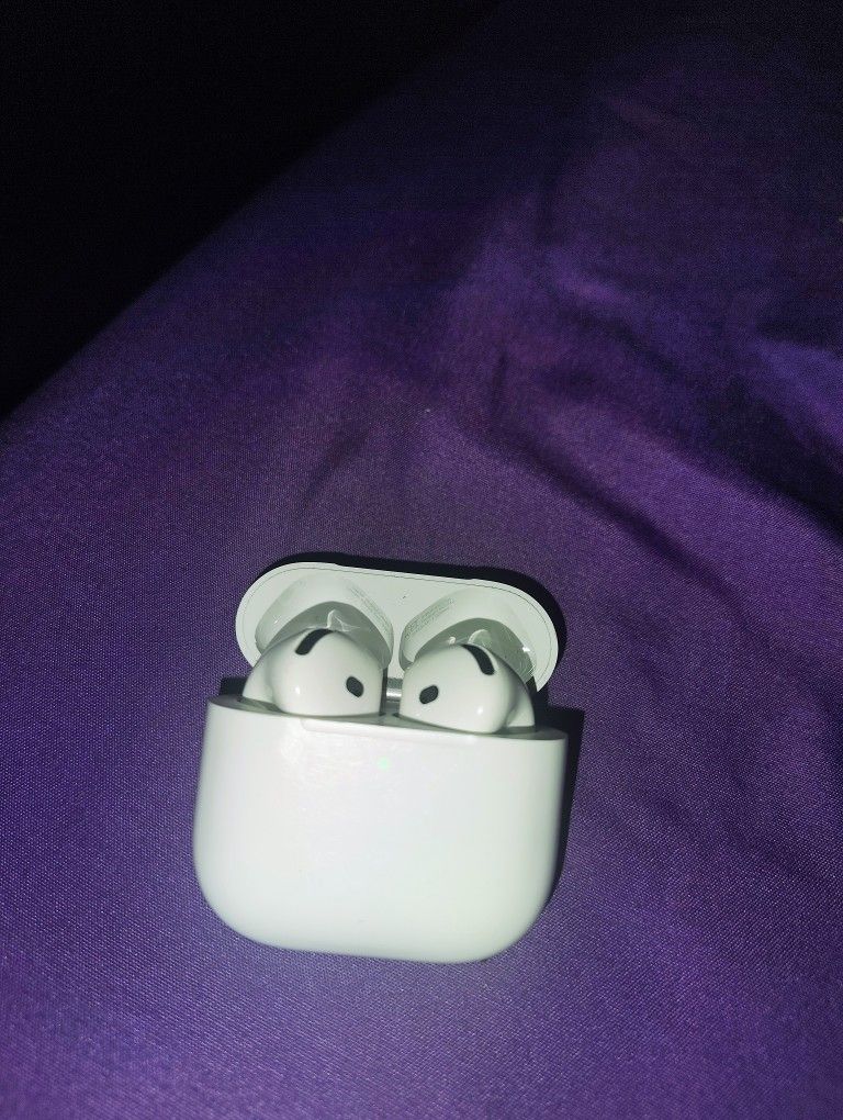 Air Pods Gen 4 ModelA3058 30$ First Come First Serve