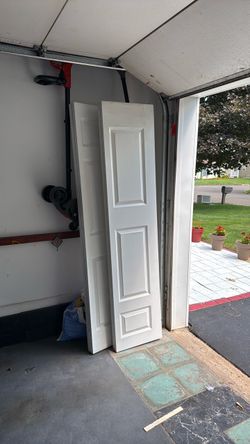 Two closet doors .. free