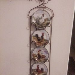 Collectable antique rooster plates with hanging rooster head