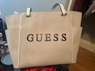 * WHAT A DEAL!* four piece set Guess handbag plus accessories