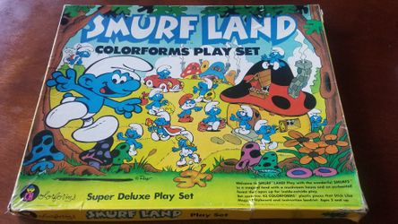 1981 Smurf colorform playset Smirf Village