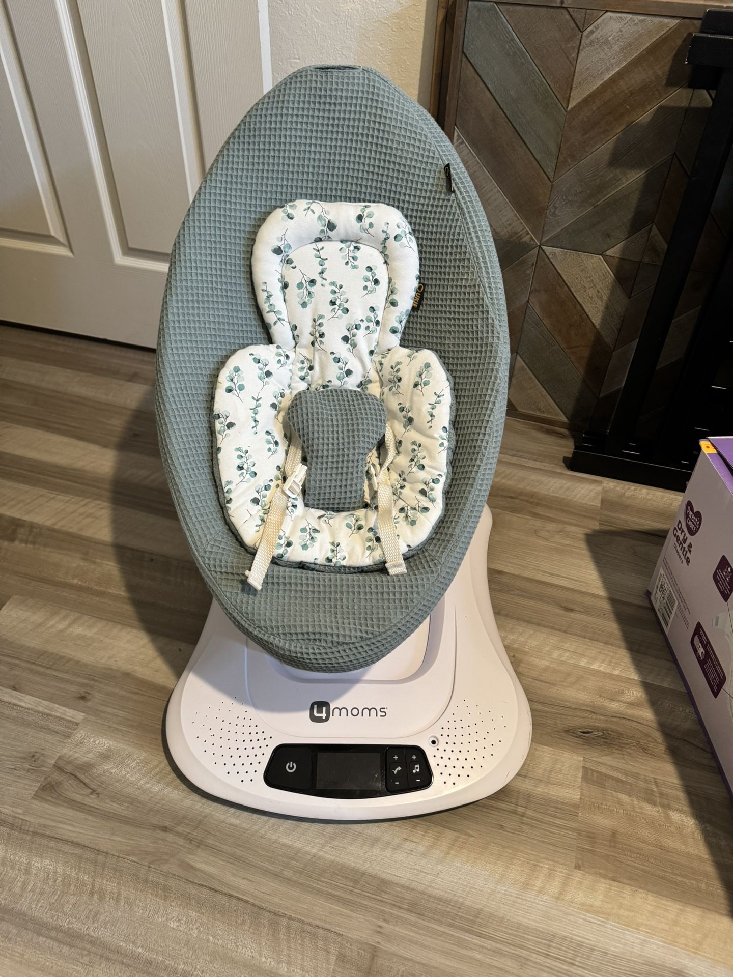 4moms MamaRoo 4 Infant Seat - Gray.
