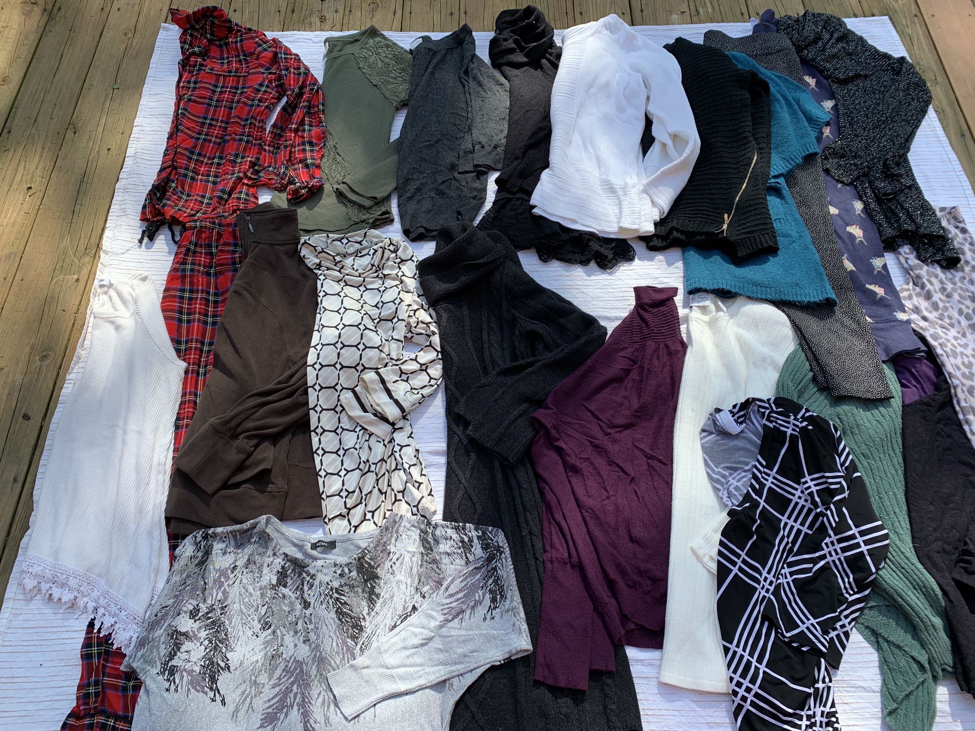 Women’s size medium fall winter lot! Clean no holes rips or stains