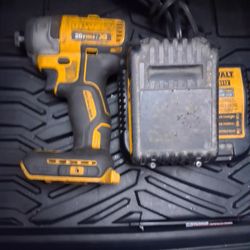 DeWalt 1/4 Inch Impact Driver Charger And Battery