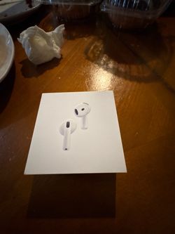 Apple AirPods 4 noise cancellation