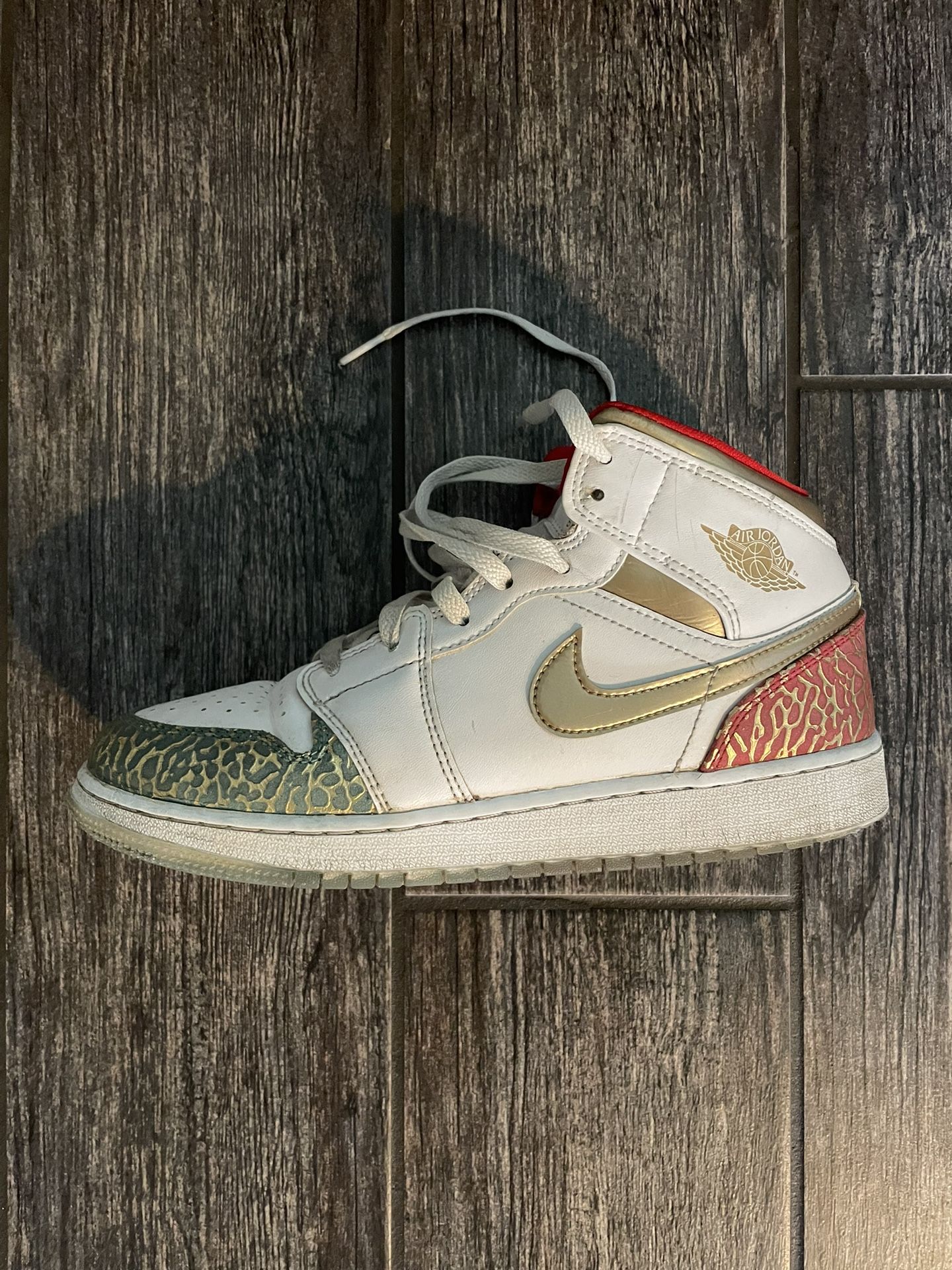 Nike Air Jordan 1 Size 7Y