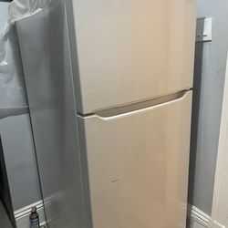 New Frigidaire refrigerator 