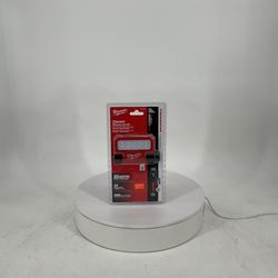 Milwaukee 550 Lumens LED REDLITHIUM USB Pivoting Flood Light