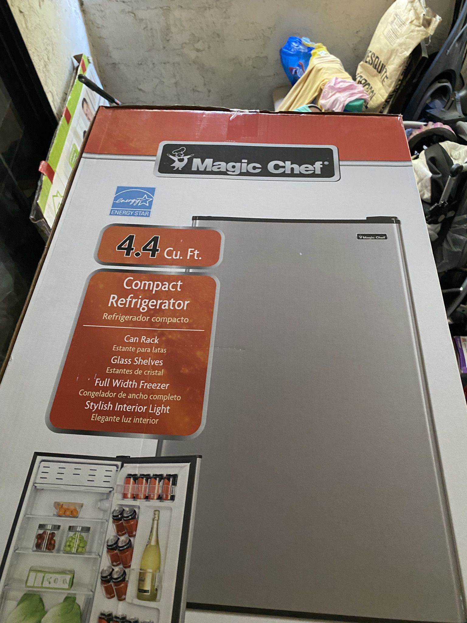 Magic Chef Mini Fridge 4.4 Cu Ft