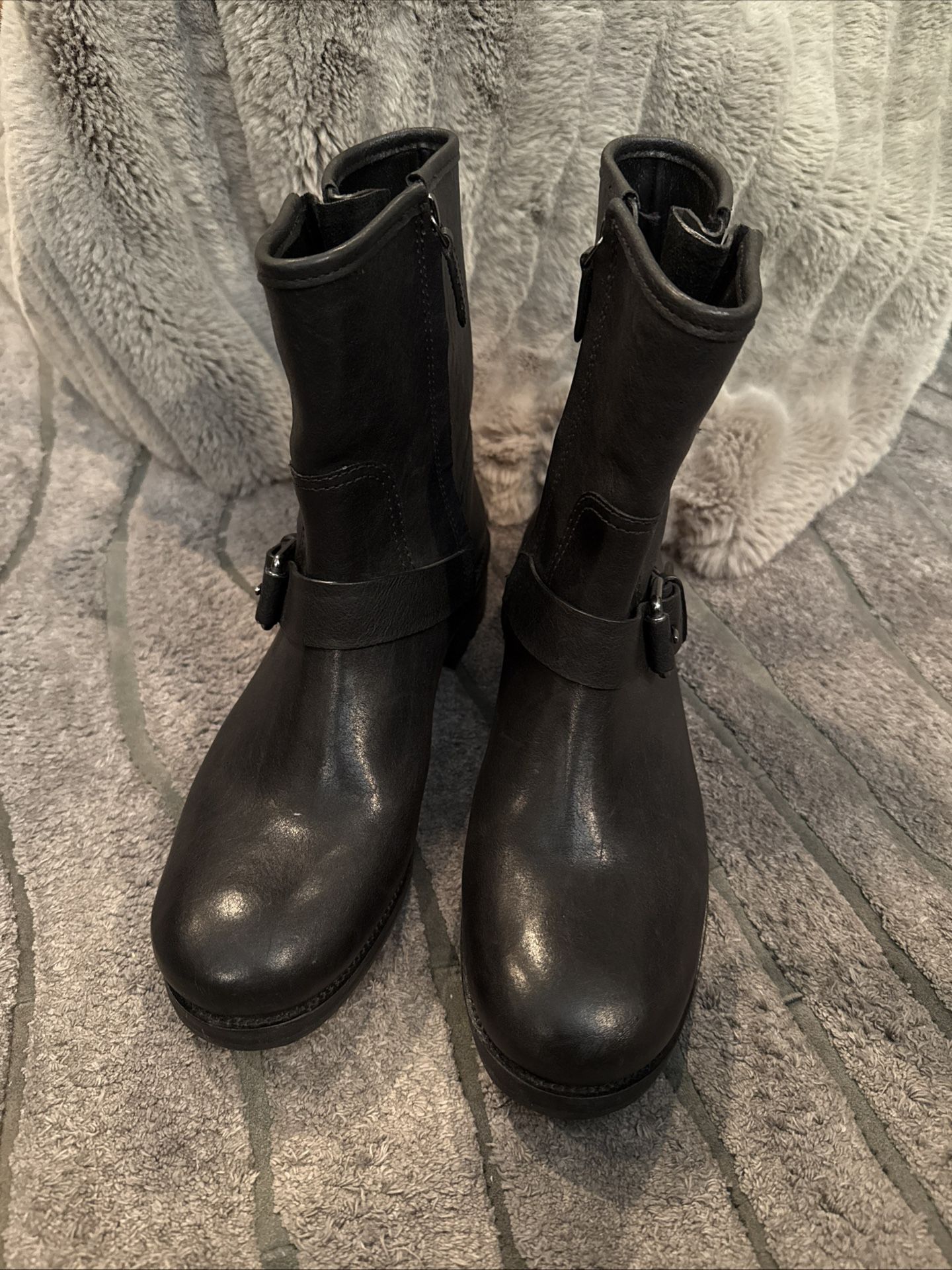 Tory Burch Boots Size 10 1/2 Black