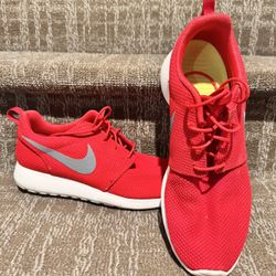 Nike Roshes Mens size 9.5 Mint 